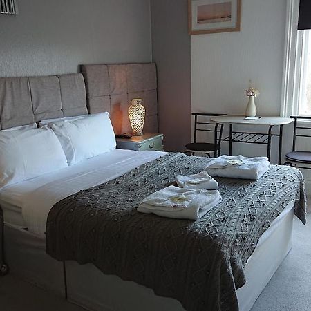 Marine Residence Скарборо Екстер'єр фото