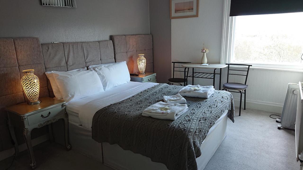 Marine Residence Скарборо Екстер'єр фото