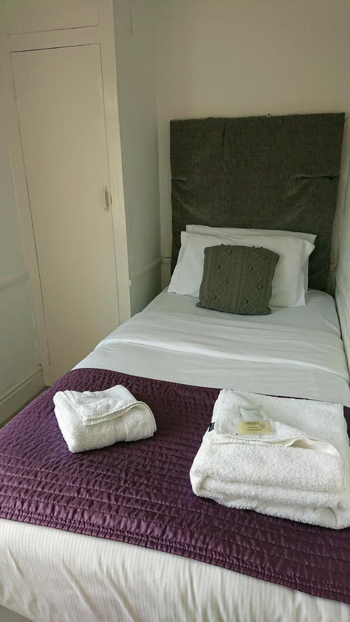 Marine Residence Скарборо Екстер'єр фото